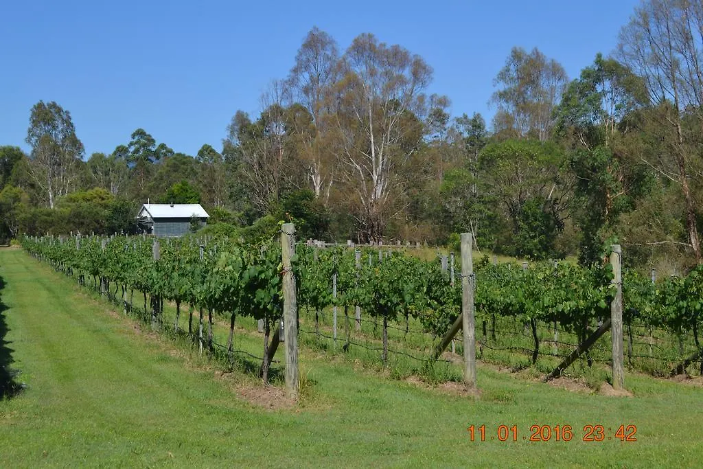**** Holiday park Barney Creek Vineyard Cottages Mount Barney Australia