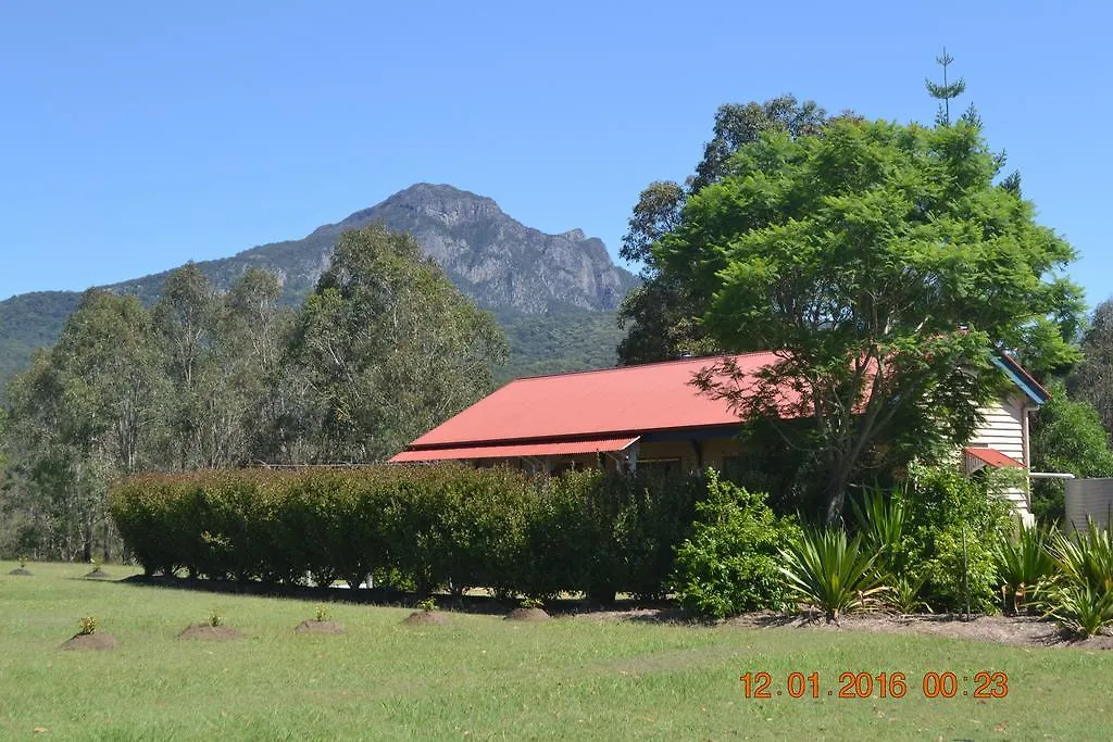 Holiday park Barney Creek Vineyard Cottages Mount Barney