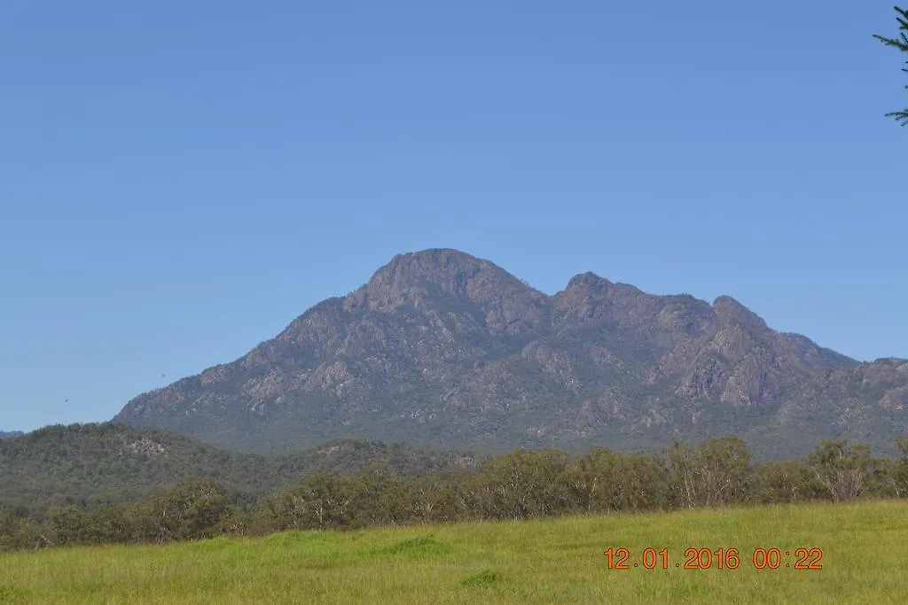 Barney Creek Vineyard Cottages Mount Barney Holiday park