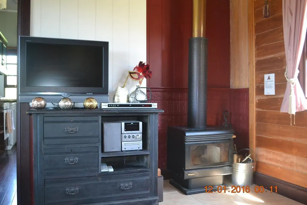 Barney Creek Vineyard Cottages Mount Barney Australia
