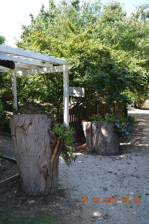 Barney Creek Vineyard Cottages Mount Barney Holiday park