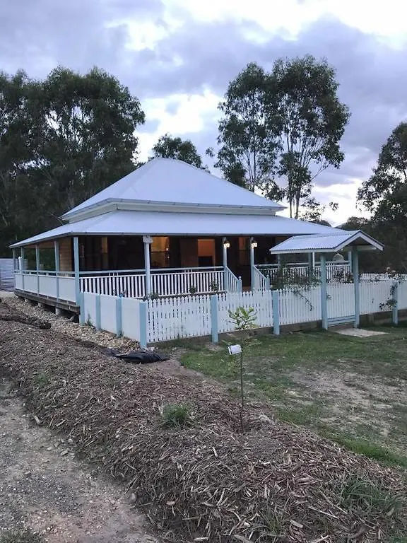 Barney Creek Vineyard Cottages Mount Barney Australia
