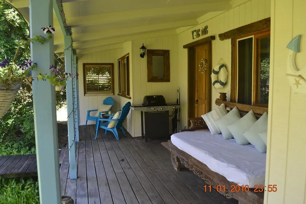 Barney Creek Vineyard Cottages Mount Barney 4*,