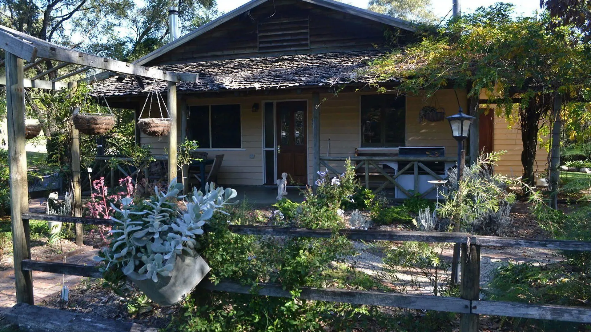 Holiday park Barney Creek Vineyard Cottages Mount Barney