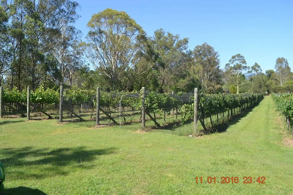 Barney Creek Vineyard Cottages Mount Barney 4*,  Australia