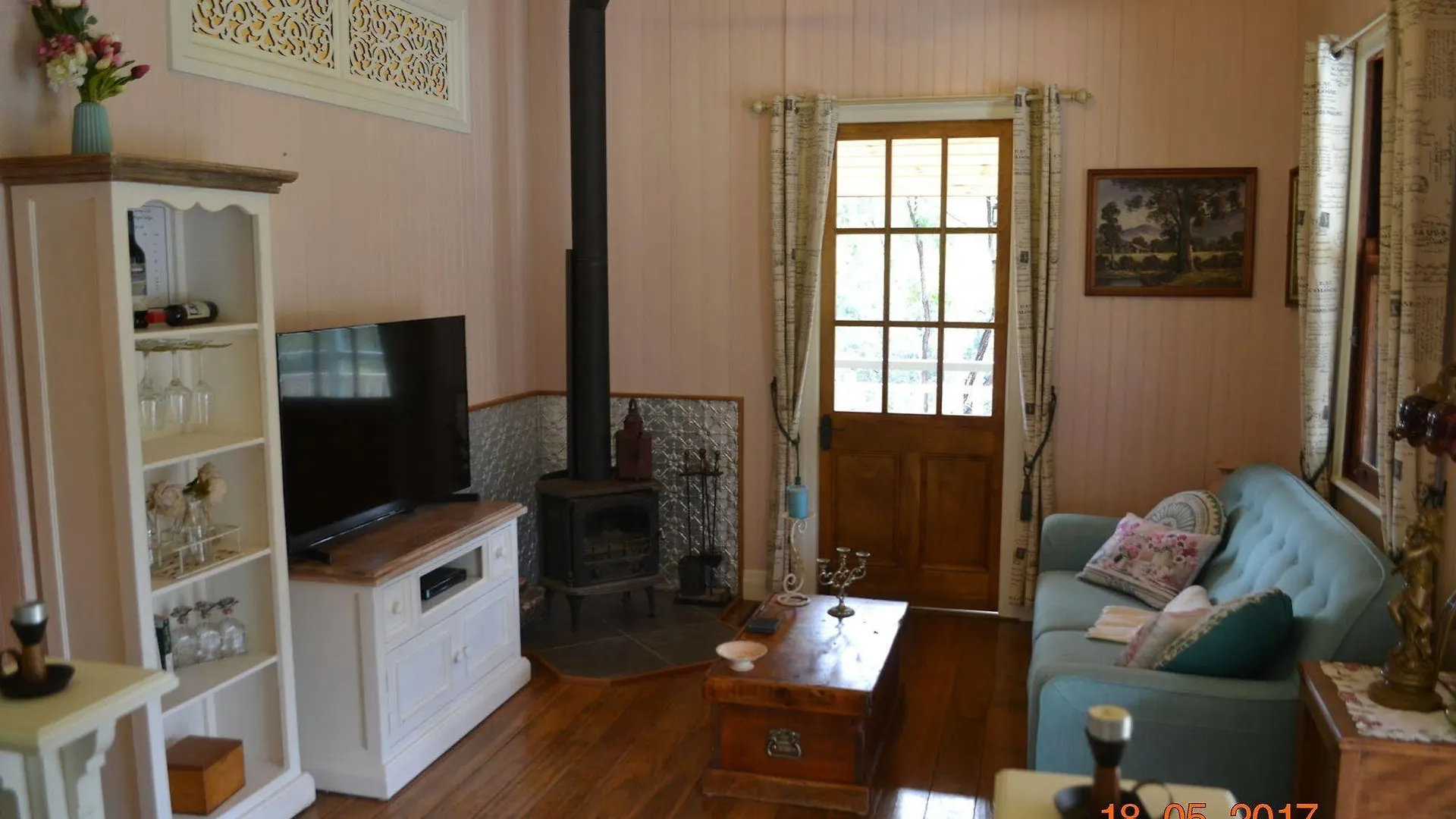 Barney Creek Vineyard Cottages Mount Barney Holiday park